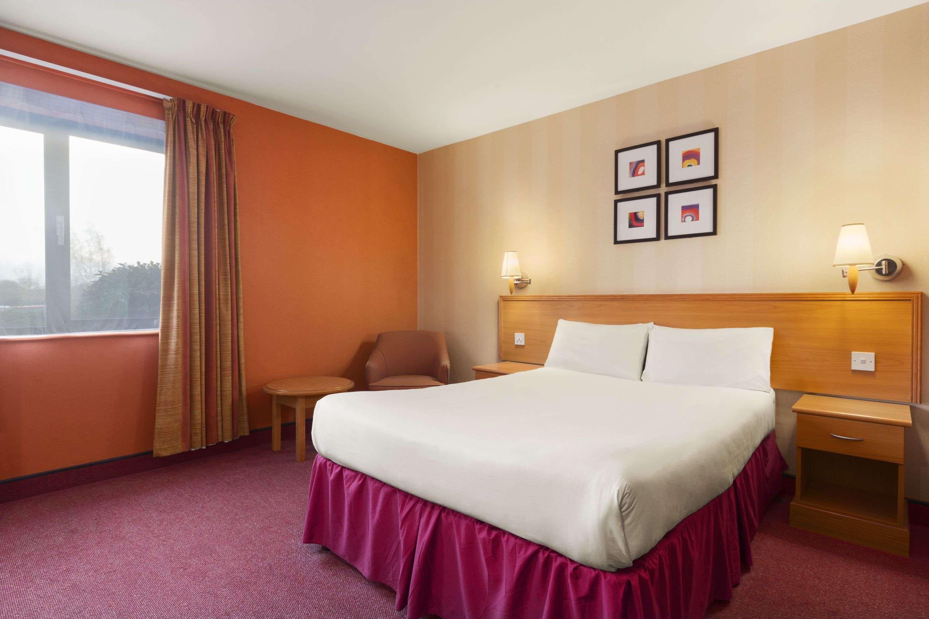 Days Inn Stevenage North Baldock Esterno foto