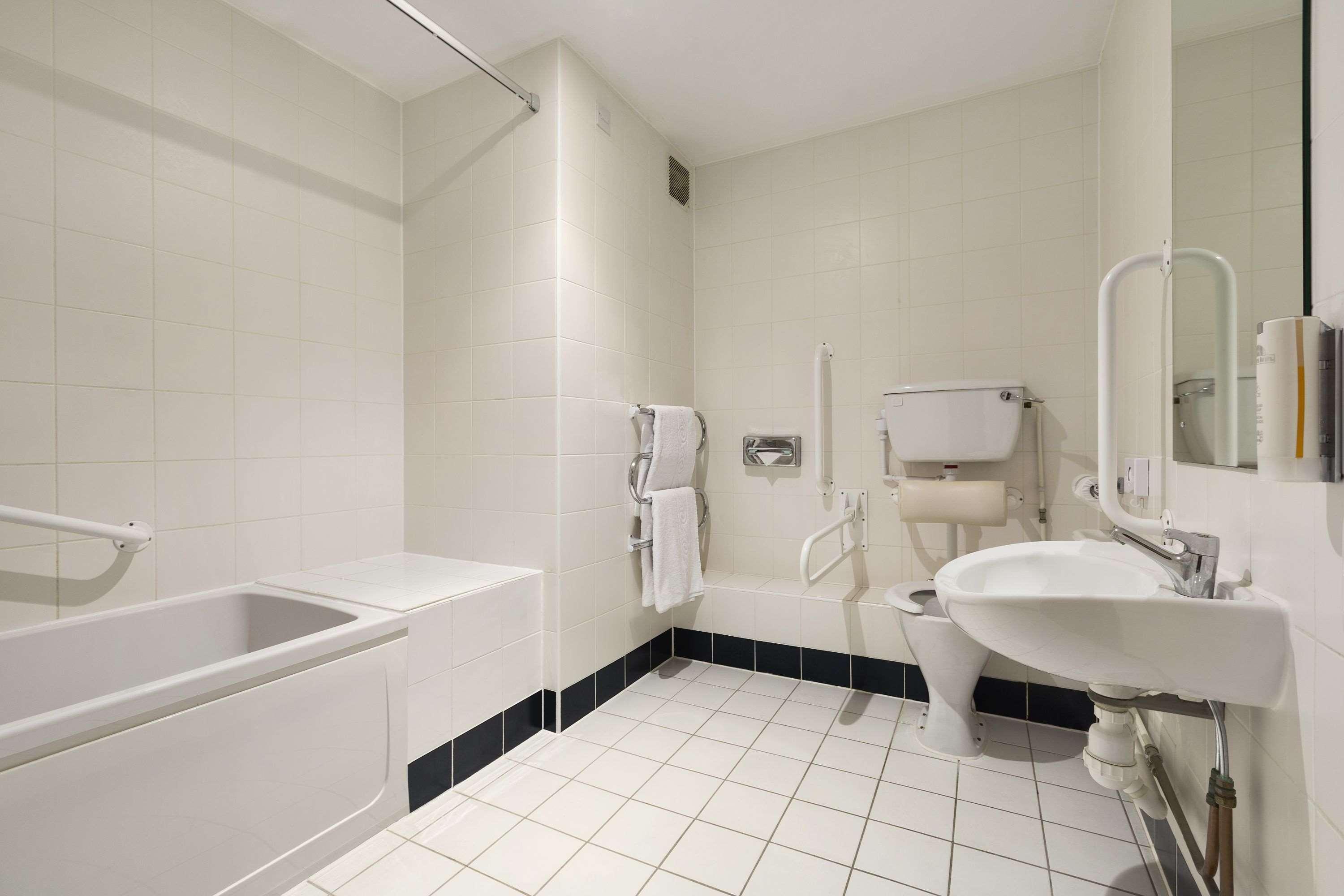 Days Inn Stevenage North Baldock Esterno foto
