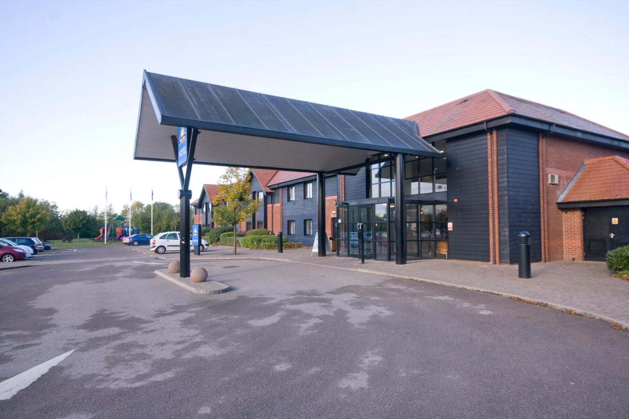 Days Inn Stevenage North Baldock Esterno foto