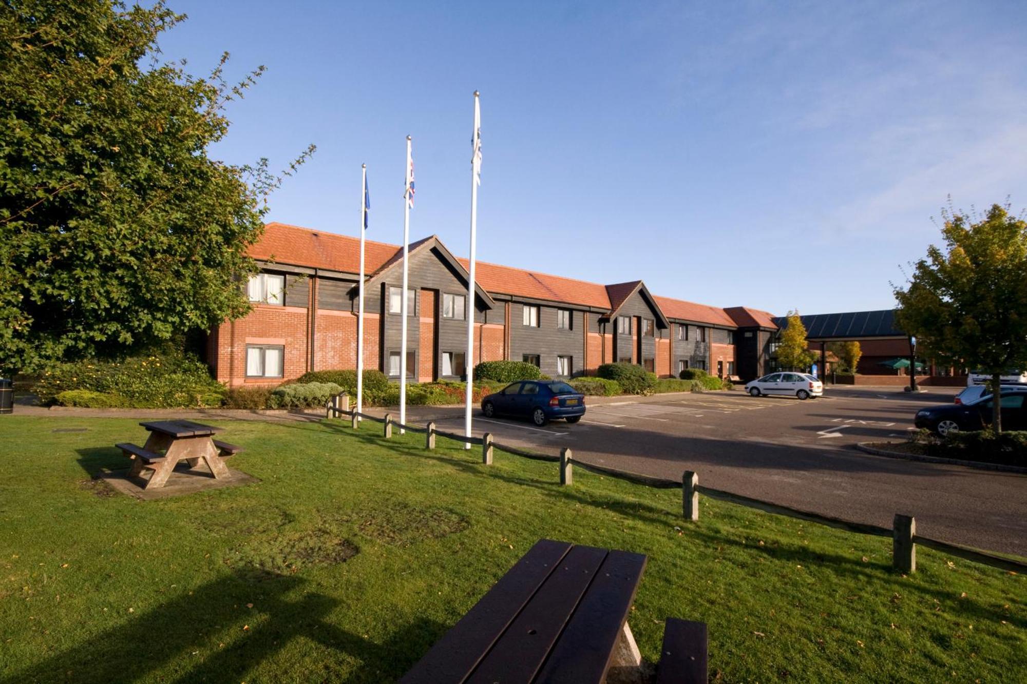 Days Inn Stevenage North Baldock Esterno foto