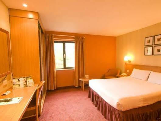 Days Inn Stevenage North Baldock Esterno foto